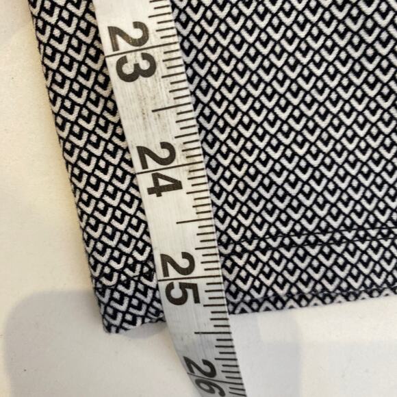 Chico’s Navy/Black White All Over Print Geo Stretchy Ankle Legging EUC Sz 16 - Picture 10 of 11